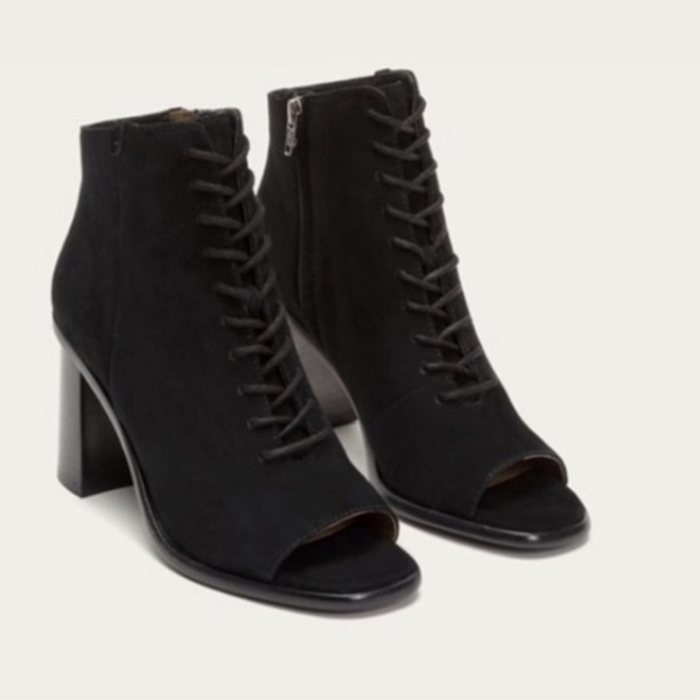 Frye Amy Black Suede Lace Up Peep Toe Bootie Size 7.5M  Heeled Bootie